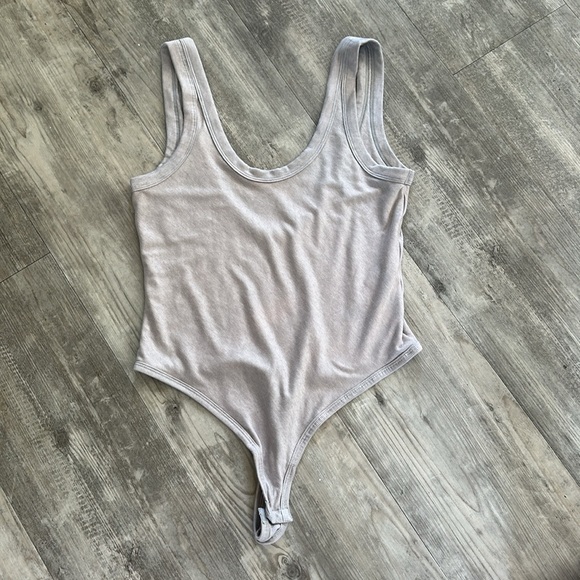 ALEXANDER WANG x UNIQLO Heat Tech Ribbed Sleeveless Bodysuit - Picture 2 of 7